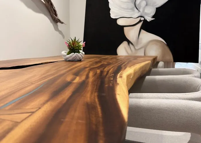 4 Beds Private Patio Modern Apartment Pittsburgh