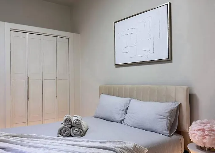 4 Beds Private Patio Modern Apartment Pittsburgh