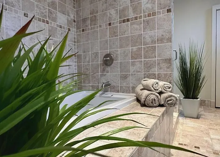 Apartment 4 Beds Private Patio Modern Pittsburgh